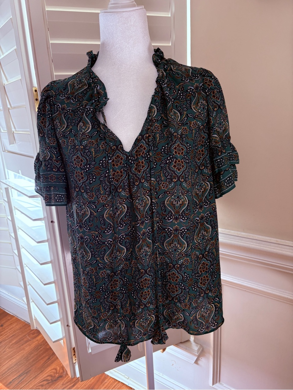Max Studio Green Paisley Ruffle Neck Blouse - Picture 2 of 10